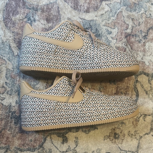 Nike Shoes - Nike Tan and Cream Patterned Sneakers (NO BOX)